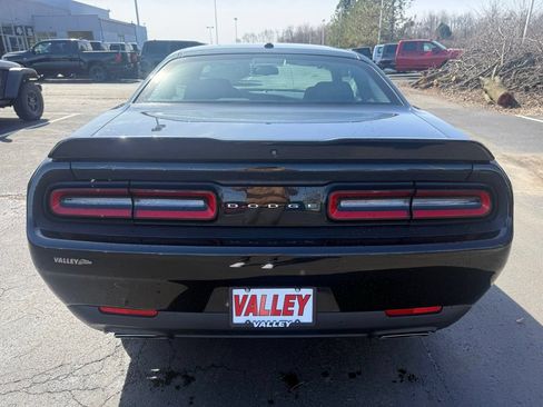 Used 2022 Dodge Challenger R/T RWD image 4