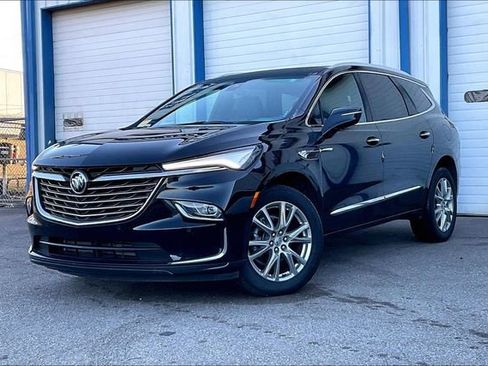 Used 2024 Buick Enclave Essence w/ Experience Buick Package image 2