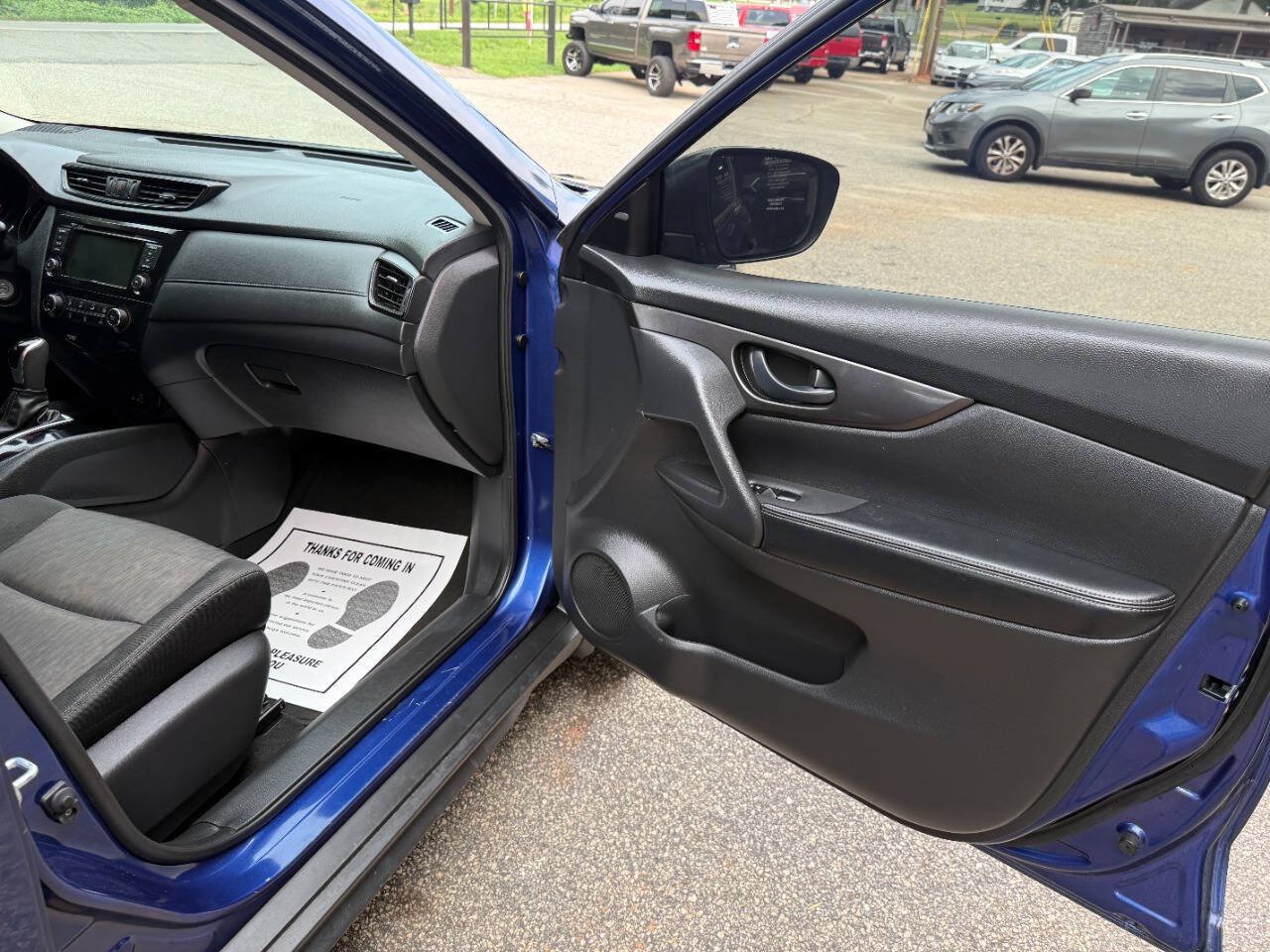 Used 2020 Nissan Rogue S FWD image 21