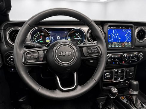 Used 2023 Jeep Wrangler Unlimited w/ Sun & Screen Package AWD/4WD image 30