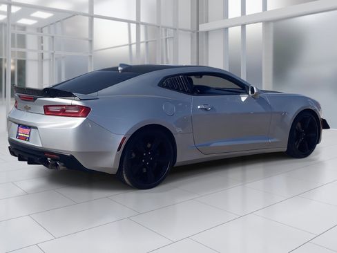 Used 2018 Chevrolet Camaro SS image 6