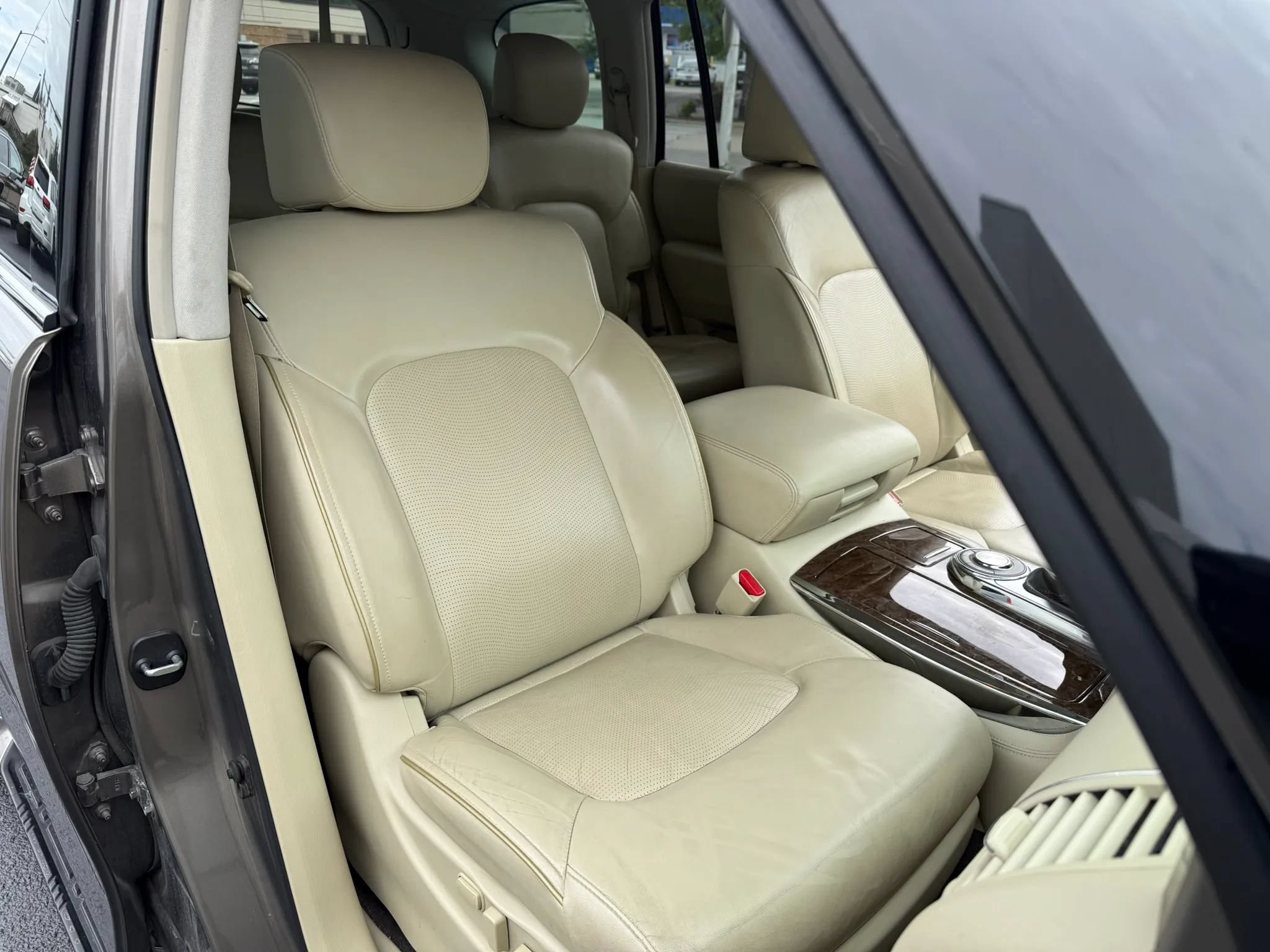 Used 2017 INFINITI QX80 2WD w/ Driver Assistance Package image 8