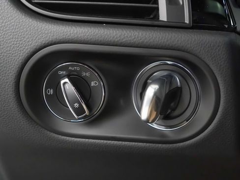 Certified 2026 Porsche Macan AWD/4WD image 23