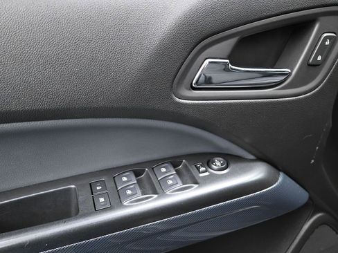 Used 2019 Chevrolet Colorado Z71 AWD/4WD image 17