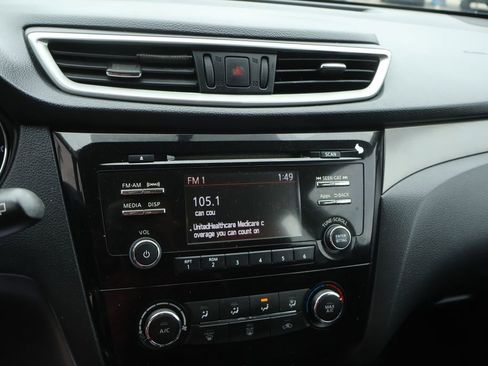 Used 2016 Nissan Rogue S AWD/4WD image 30