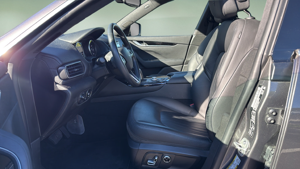 Certified 2023 Maserati Levante GT AWD/4WD image 19