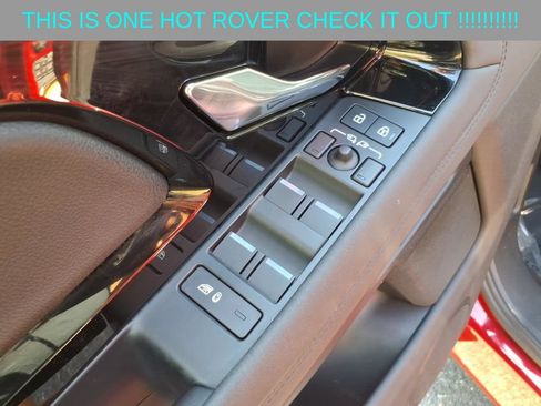 Used 2023 Land Rover Range Rover Evoque SE AWD/4WD image 15