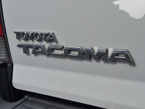 Used 2015 Toyota Tacoma PreRunner w/ TRD Sport Package RWD image 26