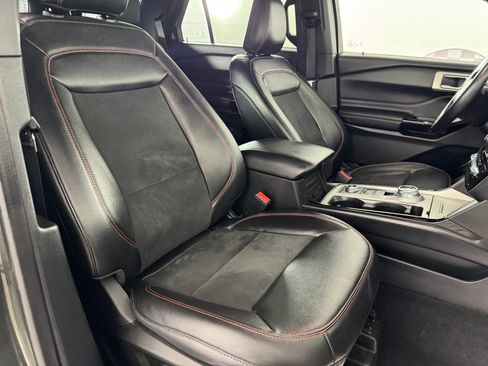 Used 2022 Ford Explorer ST-Line AWD/4WD image 35