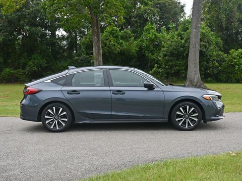 Used 2022 Honda Civic EX-L image 5