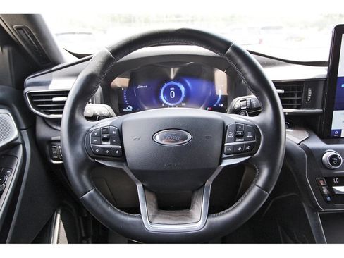 Used 2020 Ford Explorer Platinum w/ Premium Technology Package AWD/4WD image 15
