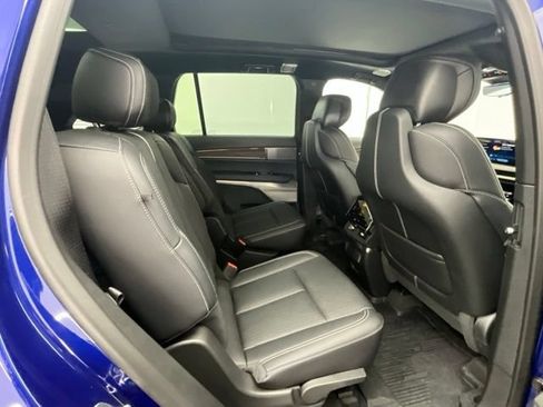 Used 2026 Cadillac Vistiq Sport w/ LPO, Floor Liner Package AWD/4WD image 13