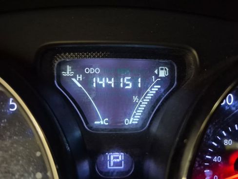 Used 2017 Nissan Versa SV image 12