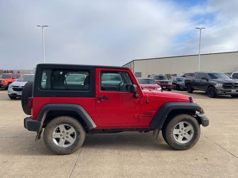 Used 2018 Jeep Wrangler Sport image 2