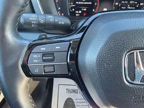 Certified 2025 Honda Pilot Elite image 34