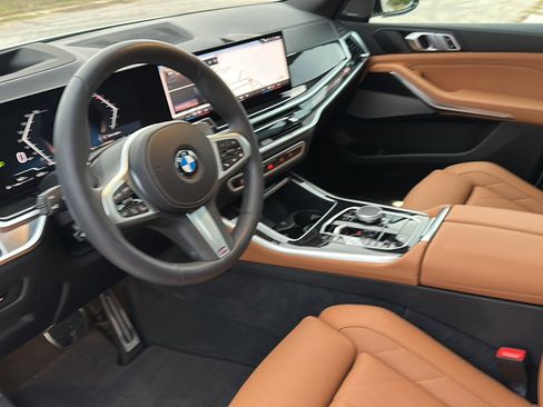 Certified 2025 BMW X5 xDrive40i w/ M Sport Package image 12