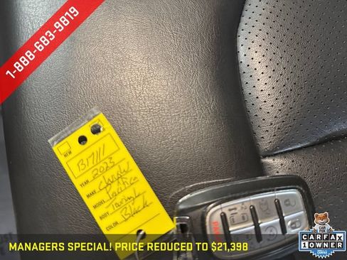 Used 2023 Chrysler Pacifica Touring-L FWD image 27