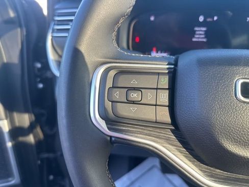 Used 2024 Jeep Wagoneer L Series II w/ Flexible Seating Group image 19