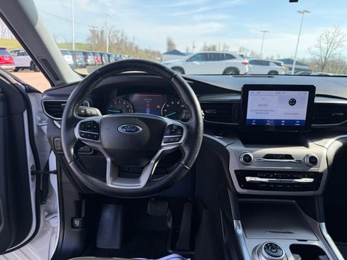 Used 2022 Ford Explorer XLT w/ Equipment Group 202A image 22