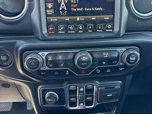 Used 2022 Jeep Wrangler Unlimited Sahara w/ Cold Weather Group image 8