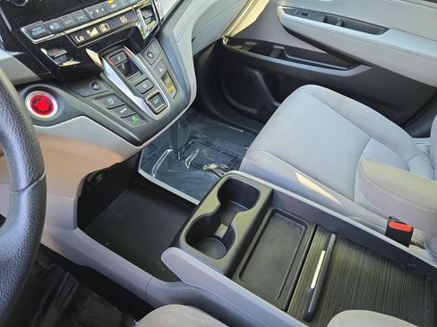 Used 2020 Honda Odyssey EX image 24