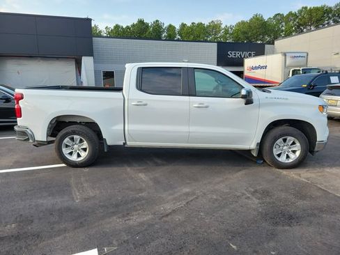 Used 2025 Chevrolet Silverado 1500 LT RWD image 4