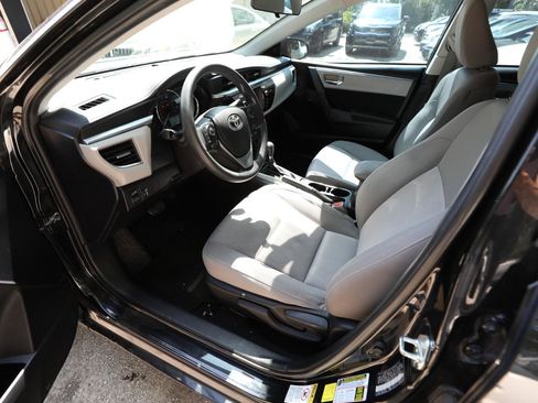 Used 2015 Toyota Corolla LE FWD image 15