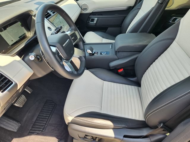 Used 2025 Land Rover Discovery Dynamic SE AWD/4WD image 8