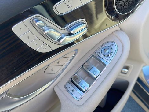 Used 2016 Mercedes-Benz GLC 300 image 12