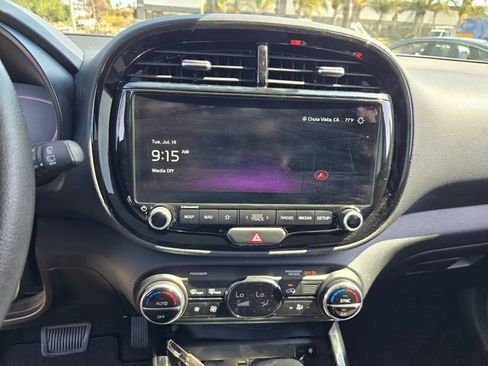 Used 2023 Kia Soul S FWD image 18