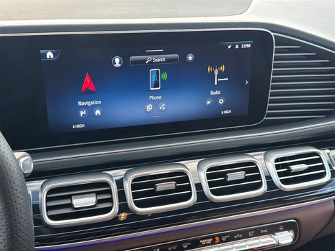 Certified 2025 Mercedes-Benz GLS 450 4MATIC image 19