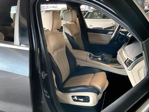 Used 2019 BMW X7 xDrive40i w/ Dynamic Handling Package image 8