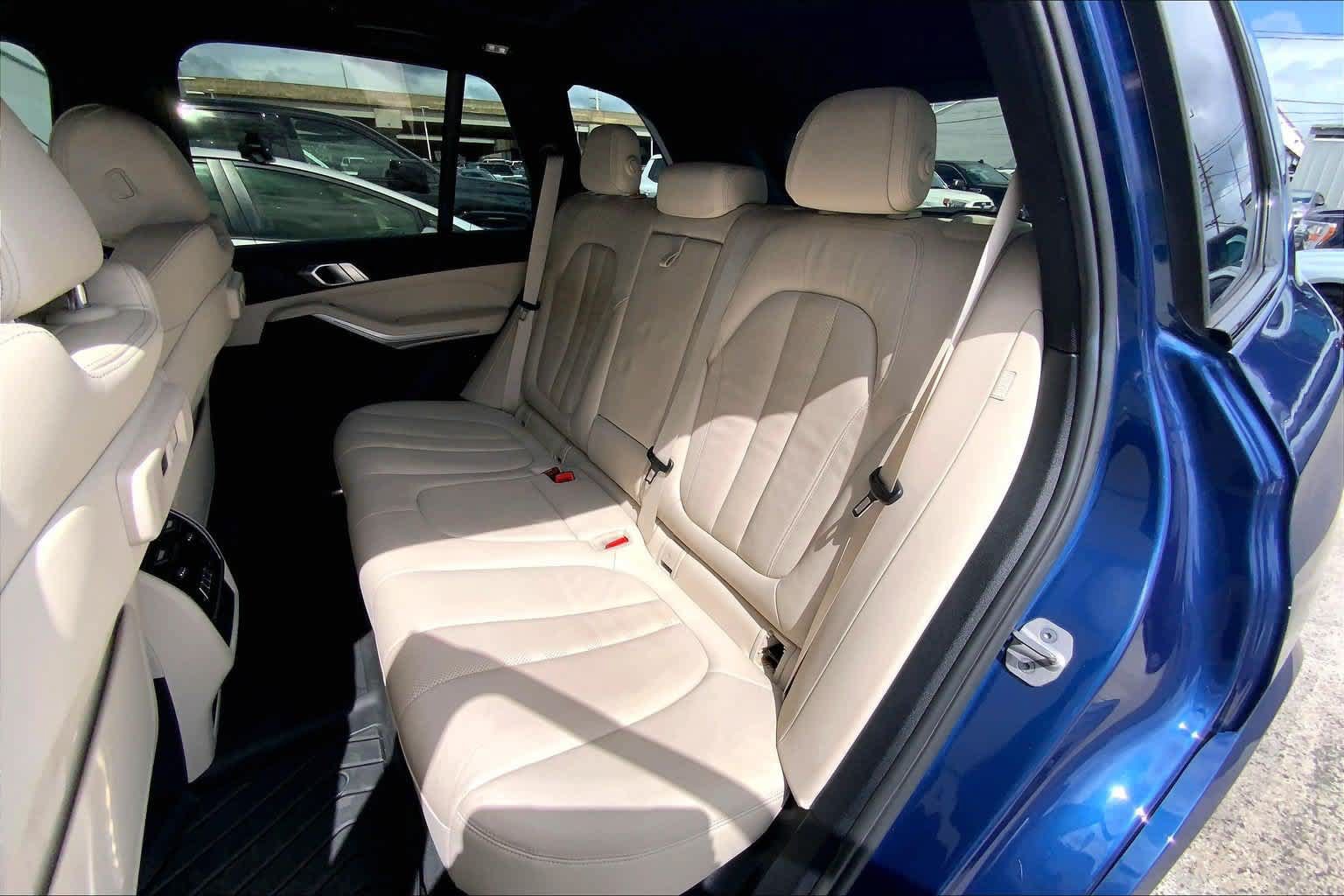 Used 2021 BMW X5 sDrive40i w/ M Sport Package RWD image 29