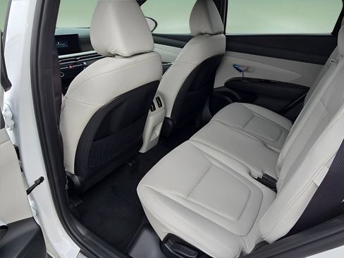 New 2026 Hyundai Tucson Limited AWD/4WD image 16