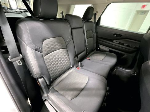 Used 2024 Nissan Pathfinder SV FWD image 31