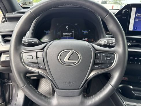 Used 2025 Lexus UX 300h AWD image 15