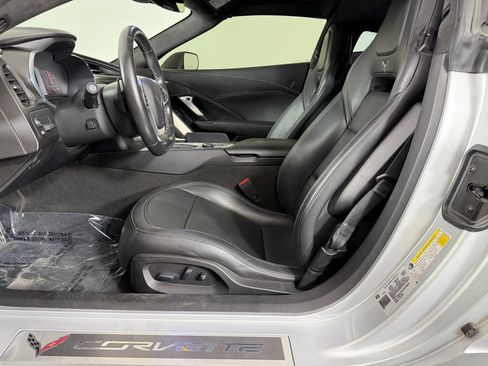 Used 2019 Chevrolet Corvette Stingray Coupe RWD image 18
