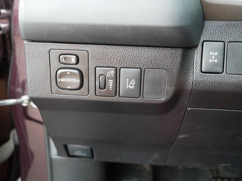 Used 2018 Toyota RAV4 LE w/ All Weather Liner Package AWD/4WD image 25