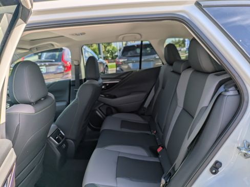 Certified 2025 Subaru Outback Onyx Edition w/ Popular Package #2 image 14