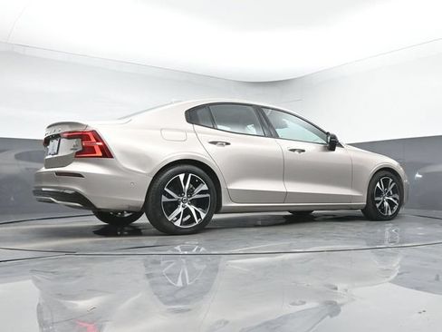 Used 2024 Volvo S60 B5 Plus w/ Climate Package FWD image 17