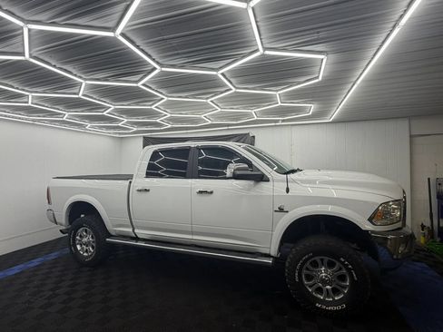Used 2017 RAM 2500 Laramie AWD/4WD image 2