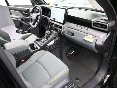 Certified 2025 Toyota Tacoma Trailhunter image 27