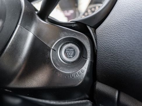 Used 2023 Jeep Renegade Latitude w/ Premium Group AWD/4WD image 24