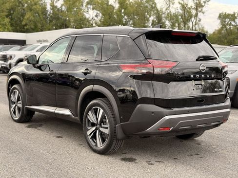 Used 2022 Nissan Rogue SL w/ SL Premium Package image 4