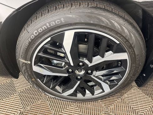 New 2025 Nissan Versa SR w/ Trunk Package image 26