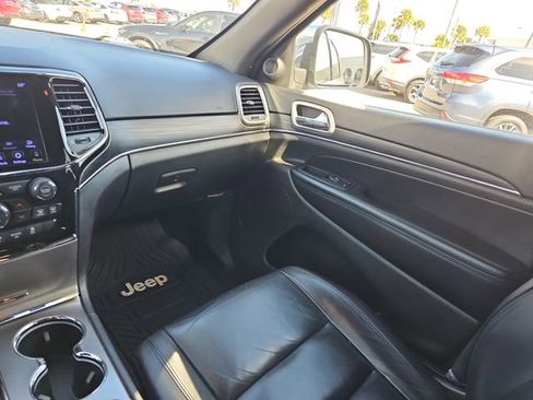 Used 2020 Jeep Grand Cherokee Limited image 10