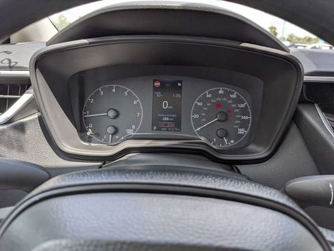 Used 2025 Toyota Corolla LE FWD image 28