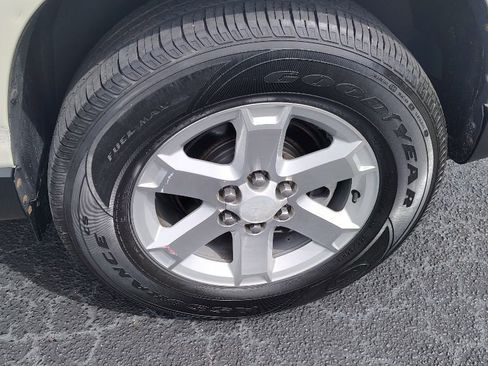 Used 2009 Saturn Outlook XR w/ Convenience Package image 24