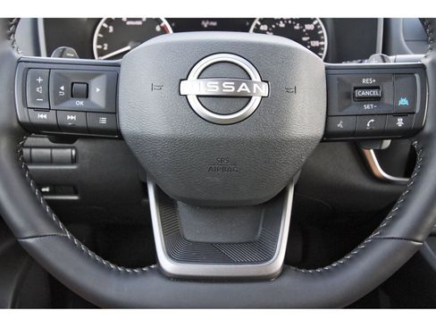 Certified 2025 Nissan Rogue SV FWD image 17