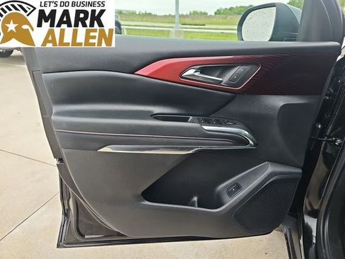 Used 2026 Chevrolet Traverse Z71 AWD/4WD image 22